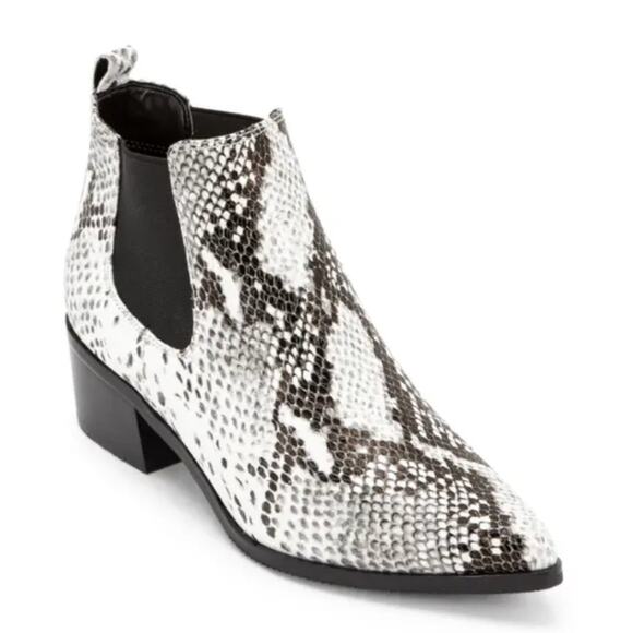 Blondo Emelia Waterproof Chelsea Bootie - Picture 1 of 7